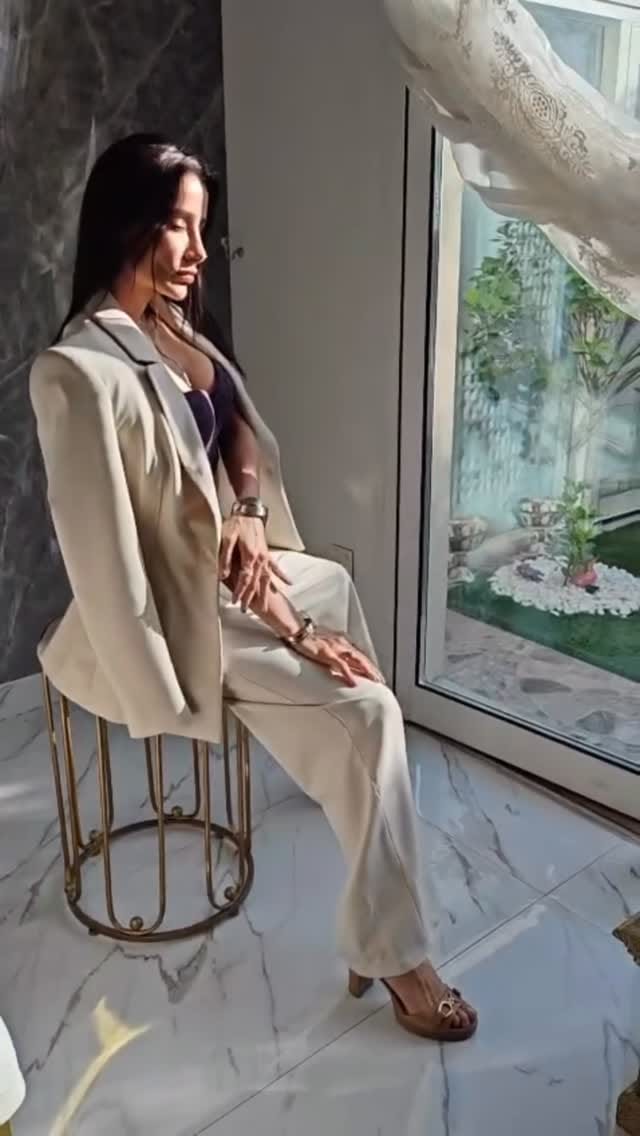 Post 10 by Saba saxena on Instagram (video)