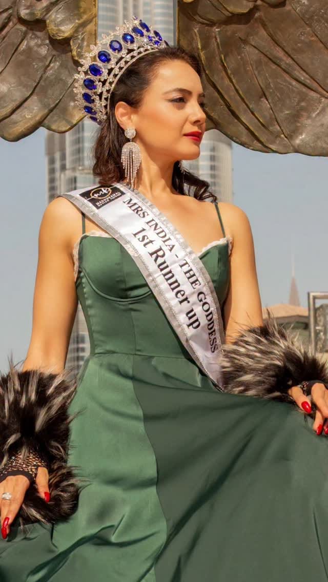 Post 4 by Saba saxena on Instagram (video)