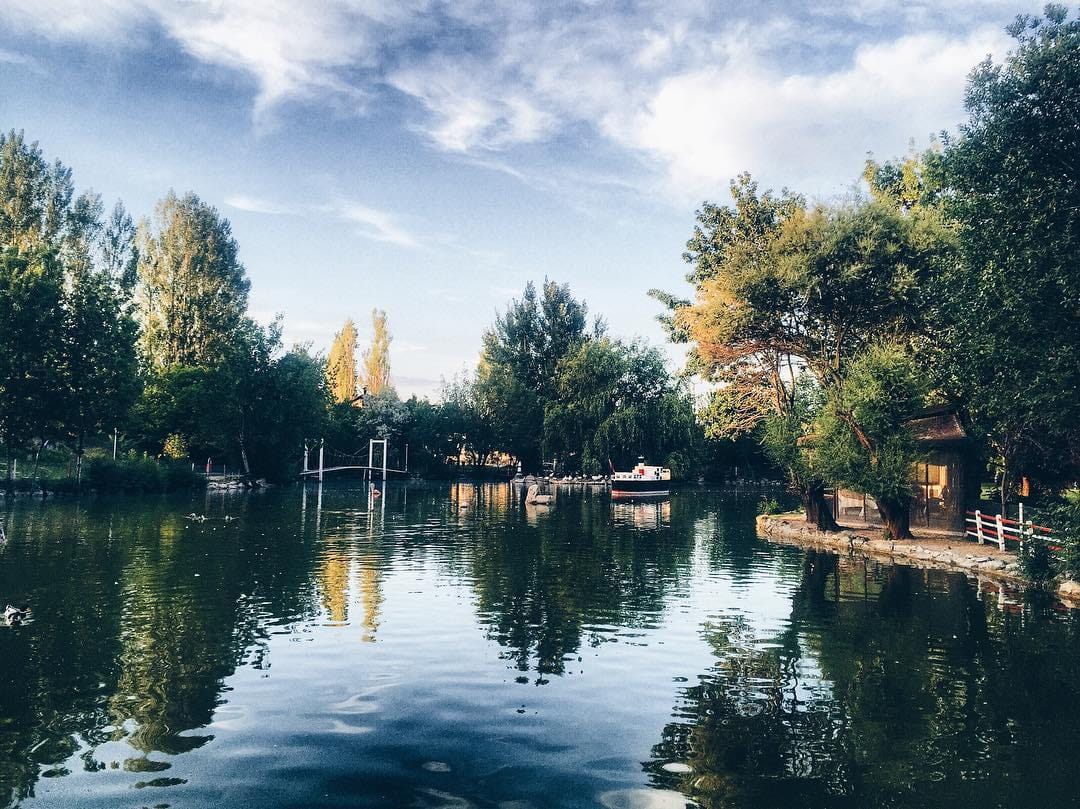 Post 5 by Naz on Instagram (image)