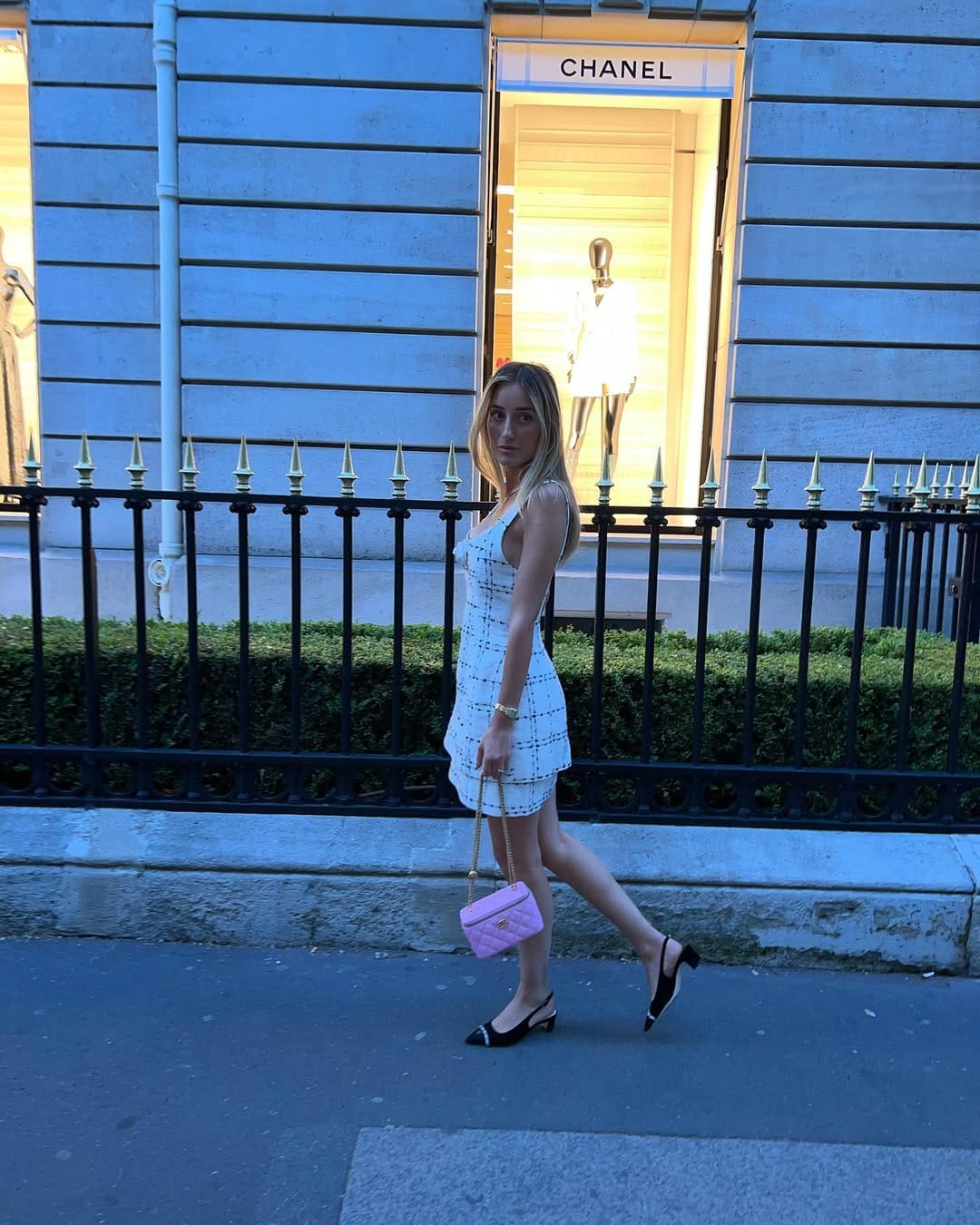 Post 6 by Shared Closet on Instagram (image)