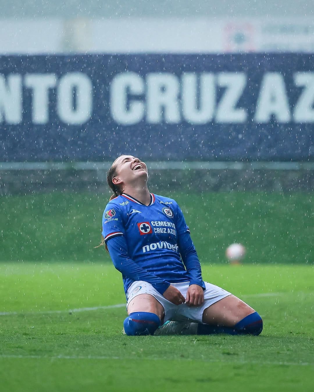 Post 7 by DANI CALDERÓN on Instagram (image)