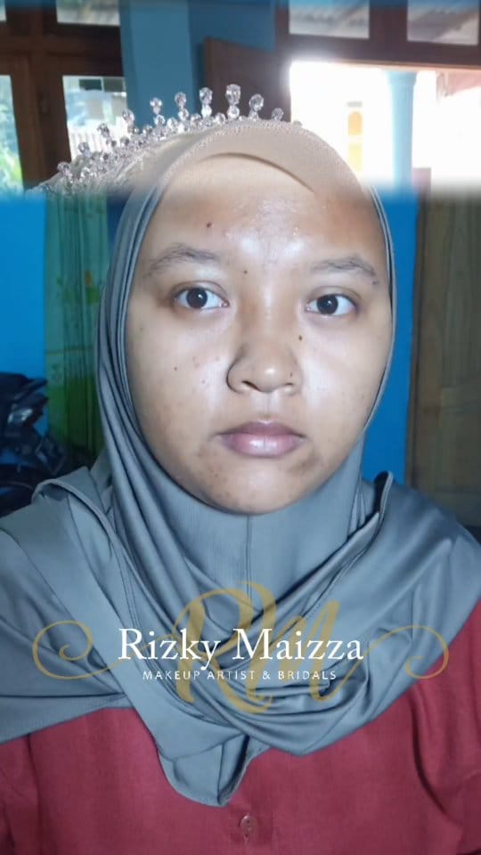 Post 3 by MUA WEDDING MALANG on Instagram (video)
