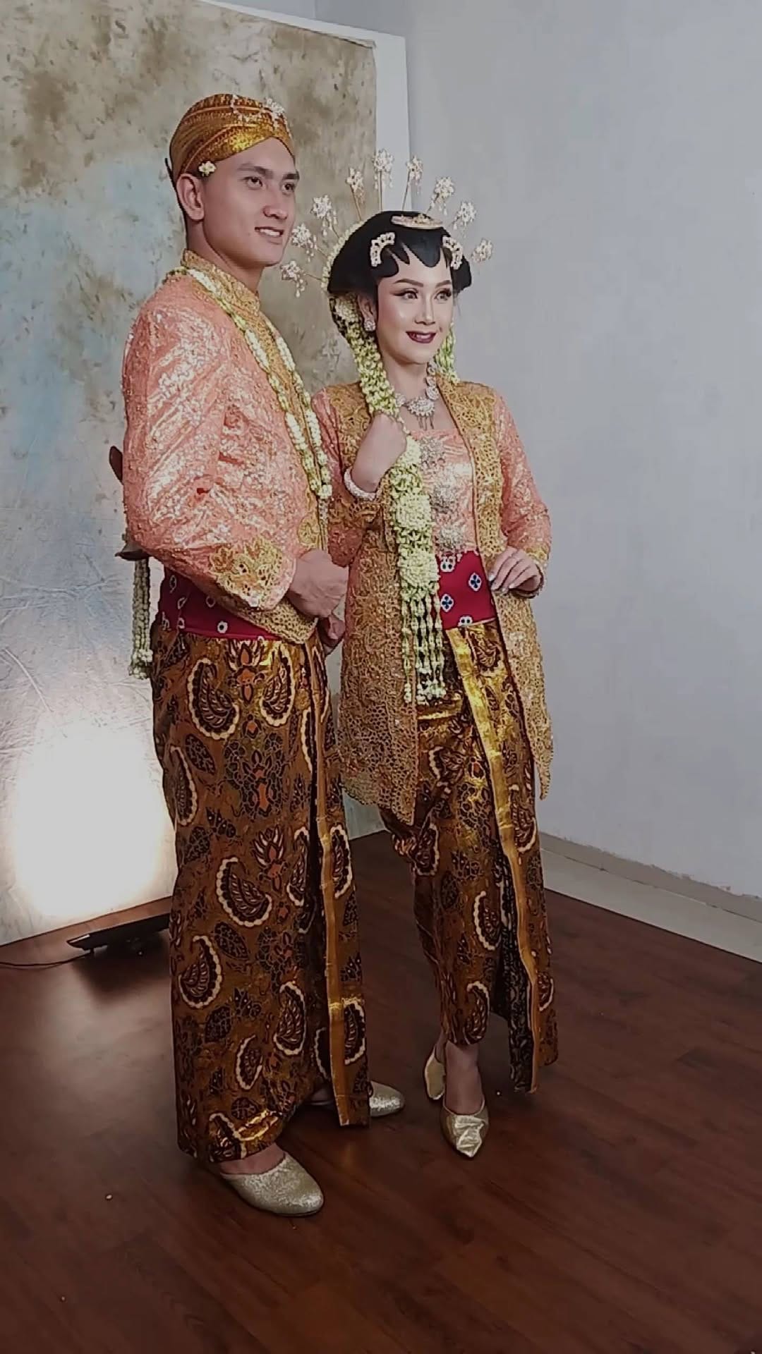 Post 6 by MUA WEDDING MALANG on Instagram (video)