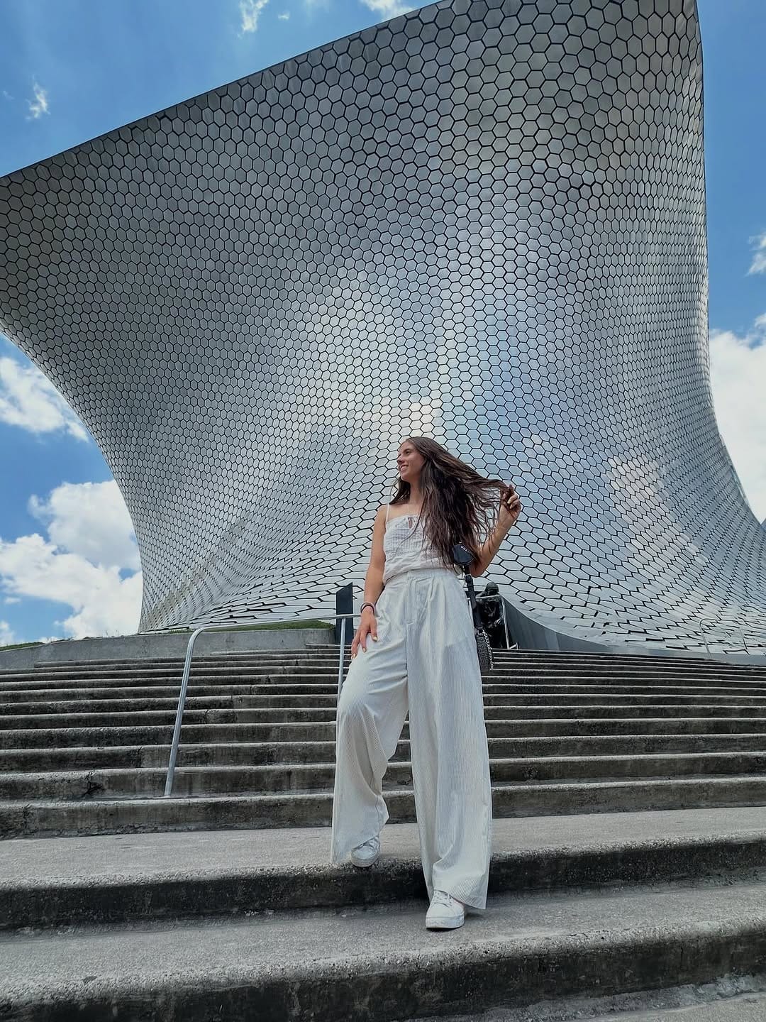 Post 3 by Paola Monroy on Instagram (carousel)