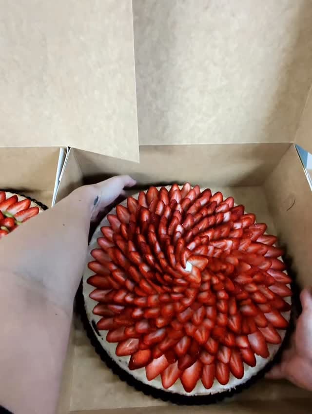 Post 7 by Pavlova Miami on Instagram (video)