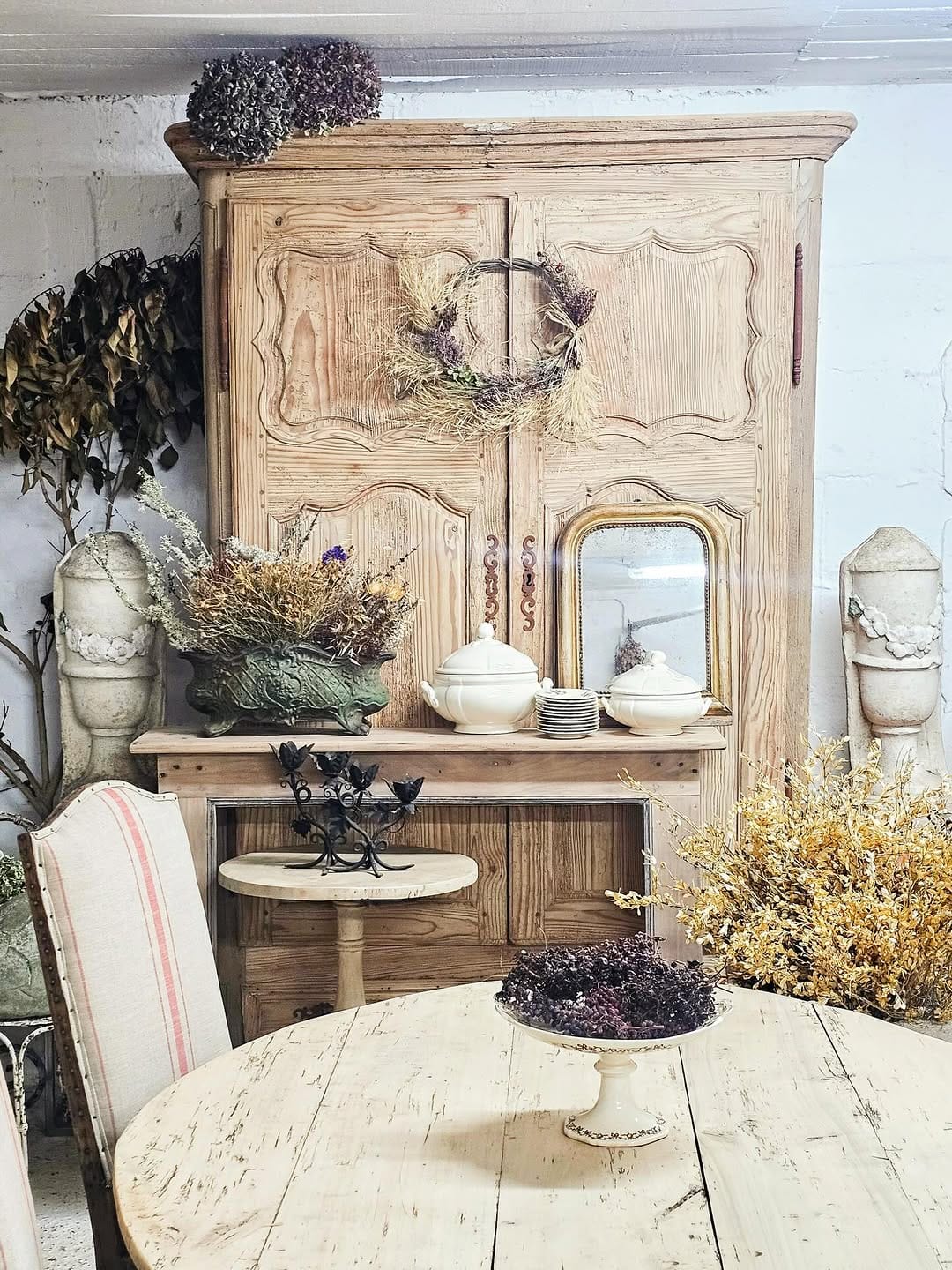 Post 4 by Amarillo Albero Vintage on Instagram (image)