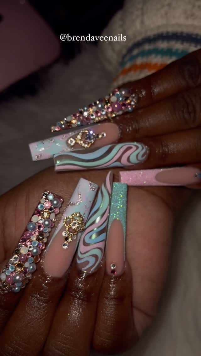 Post 5 by BrendaVee Nails 💅 on Instagram (video)