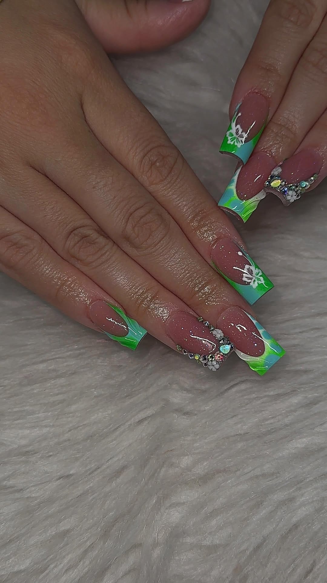 Post 2 by BrendaVee Nails 💅 on Instagram (video)