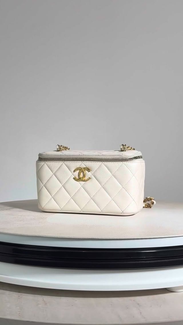 Post 2 by Aarthi Bawa | Resale Luxury Handbags on Instagram (video)