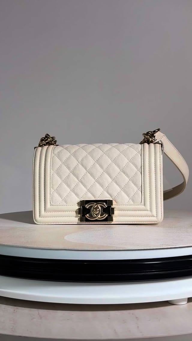 Post 7 by Aarthi Bawa | Resale Luxury Handbags on Instagram (video)