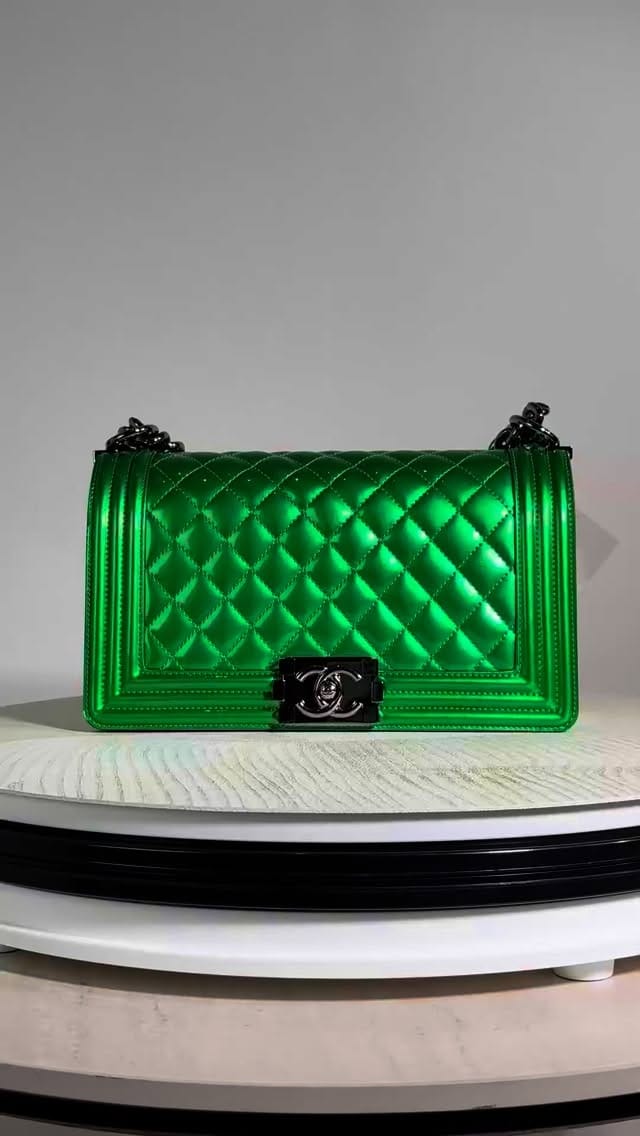 Post 6 by Aarthi Bawa | Resale Luxury Handbags on Instagram (video)