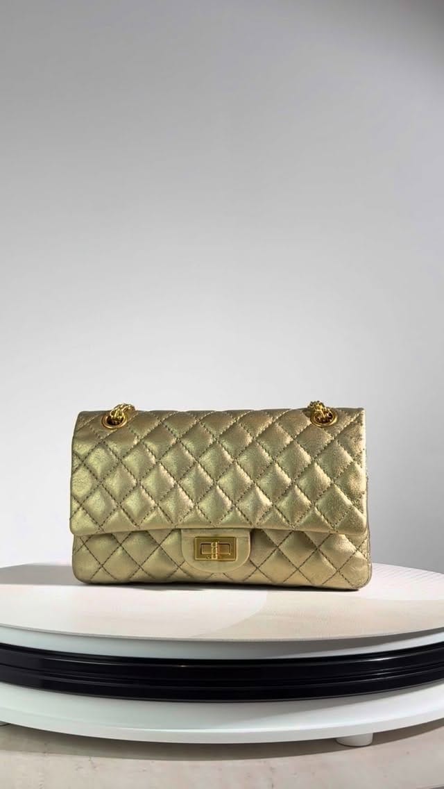 Post 1 by Aarthi Bawa | Resale Luxury Handbags on Instagram (video)