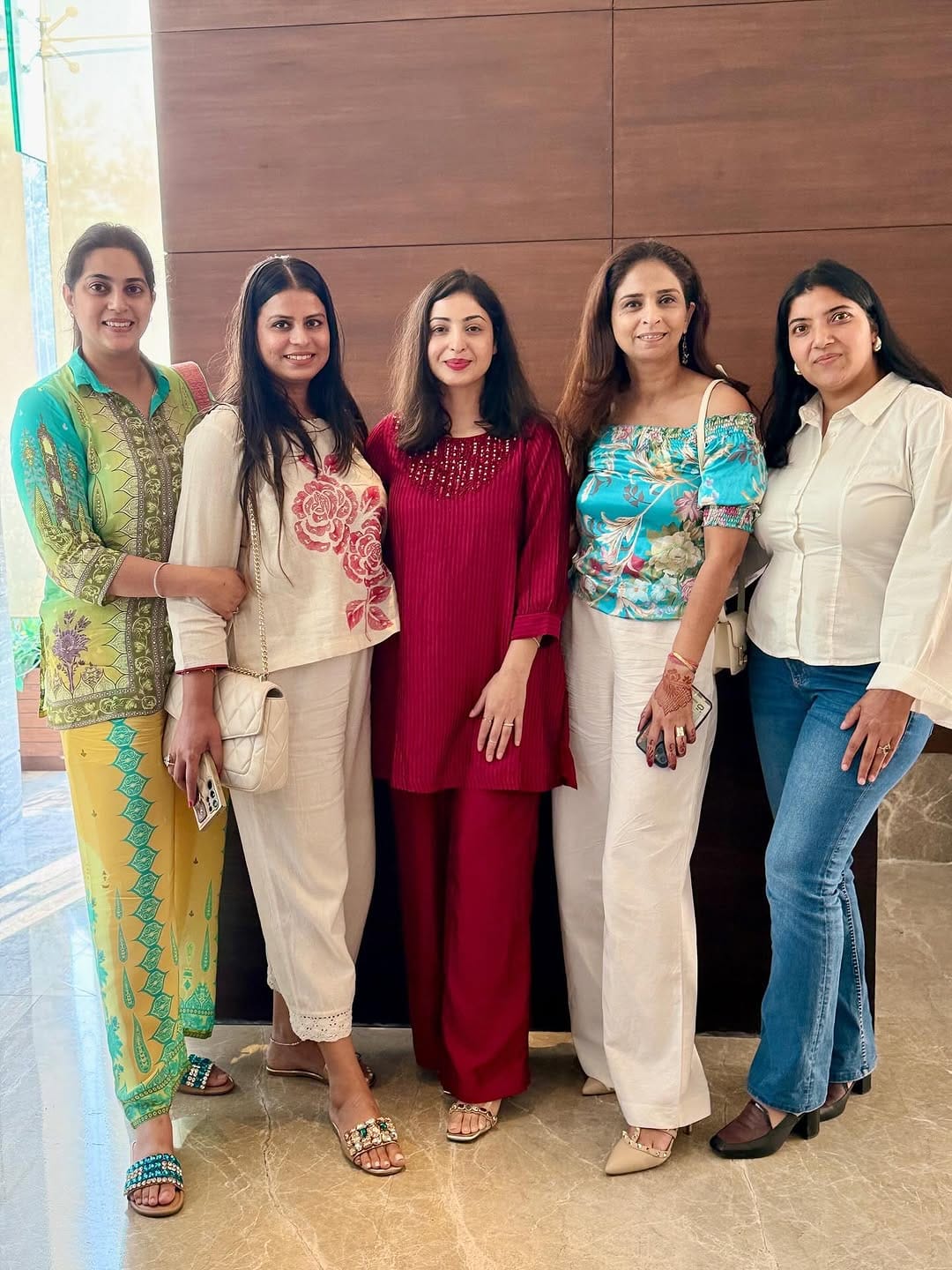 Post 6 by Jyoti Narang Gill | Bridal Makeup Artist | Educator on Instagram (carousel)