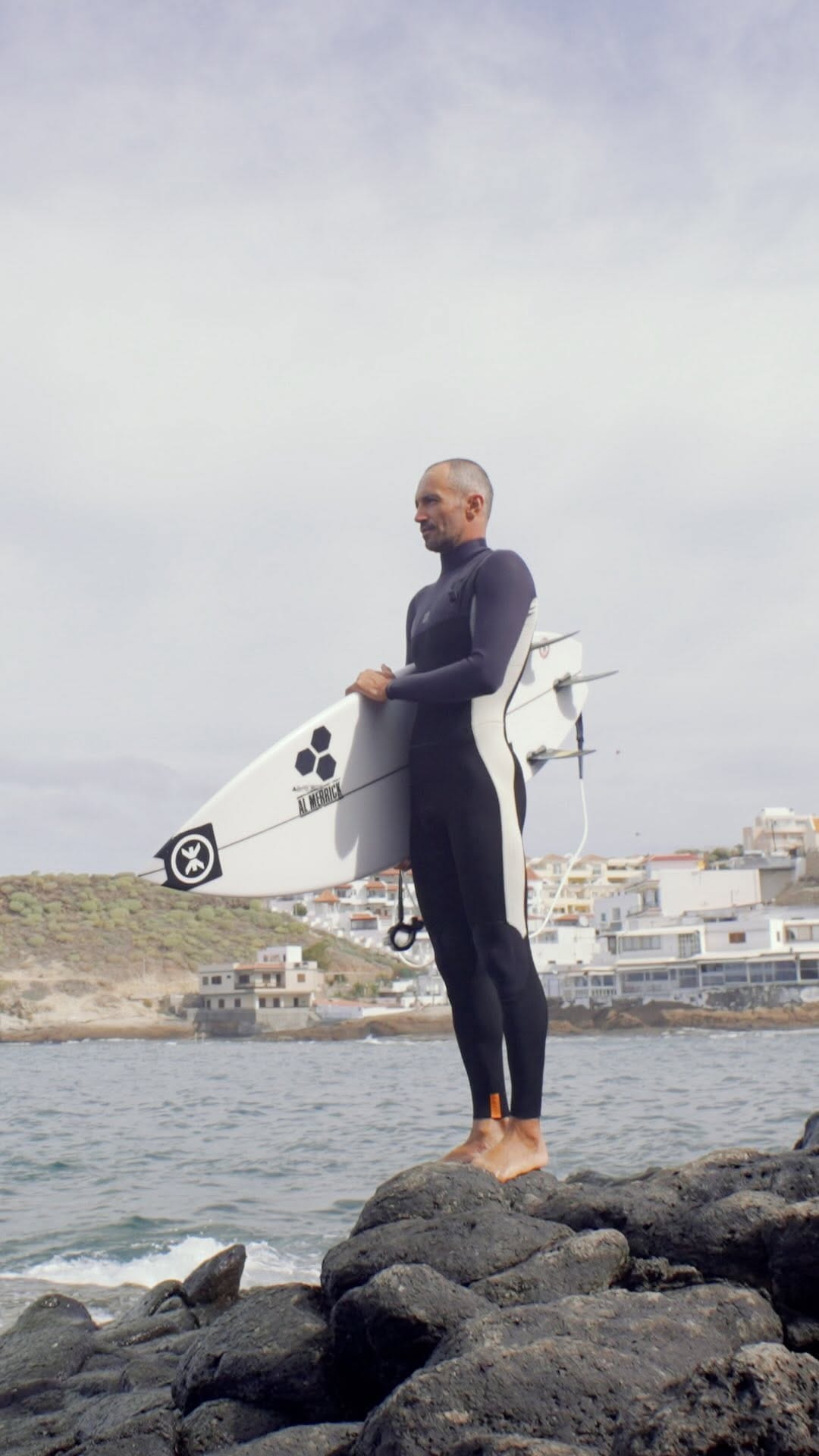 Post 4 by Jonathan Gonzalez on Instagram (video)