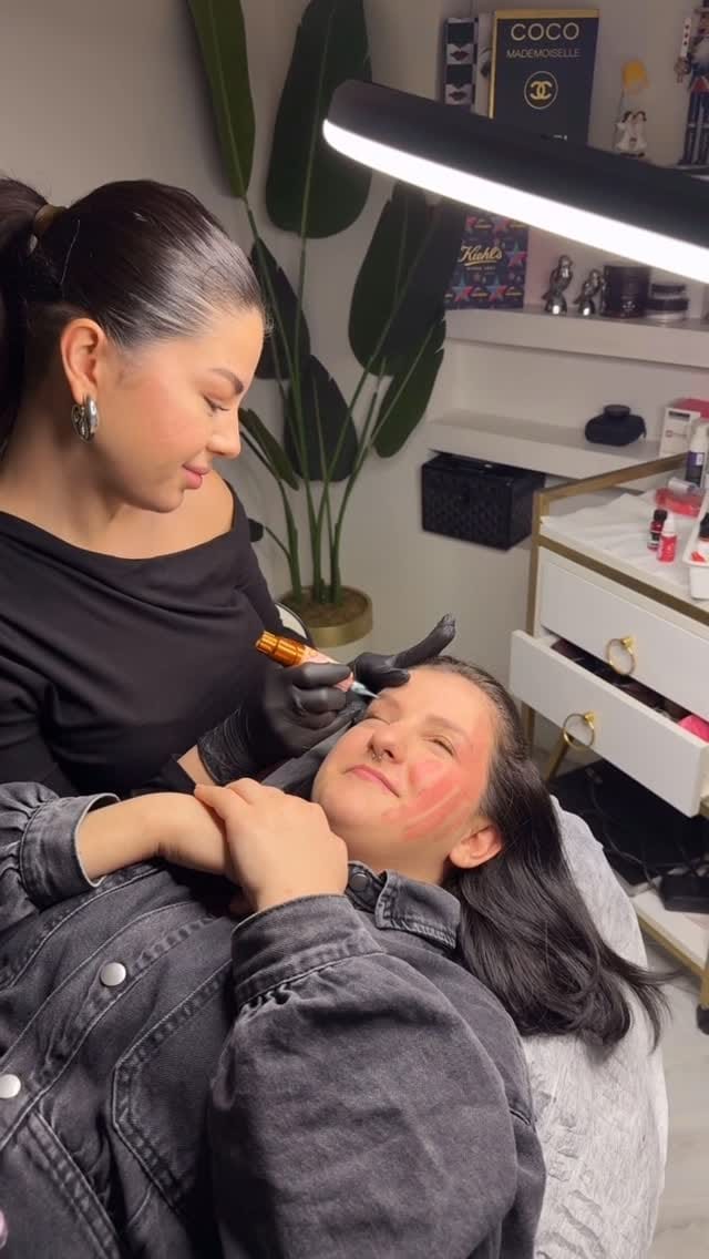 Post 6 by Melis REŞİTOĞLU on Instagram (video)