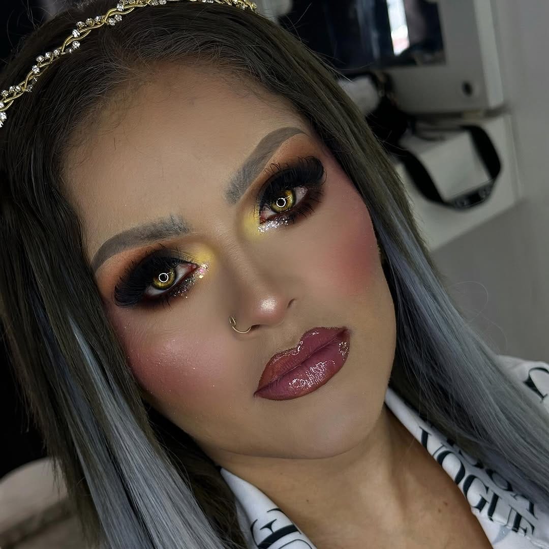 Post 4 by Clautips Makeup 💋 on Instagram (carousel)