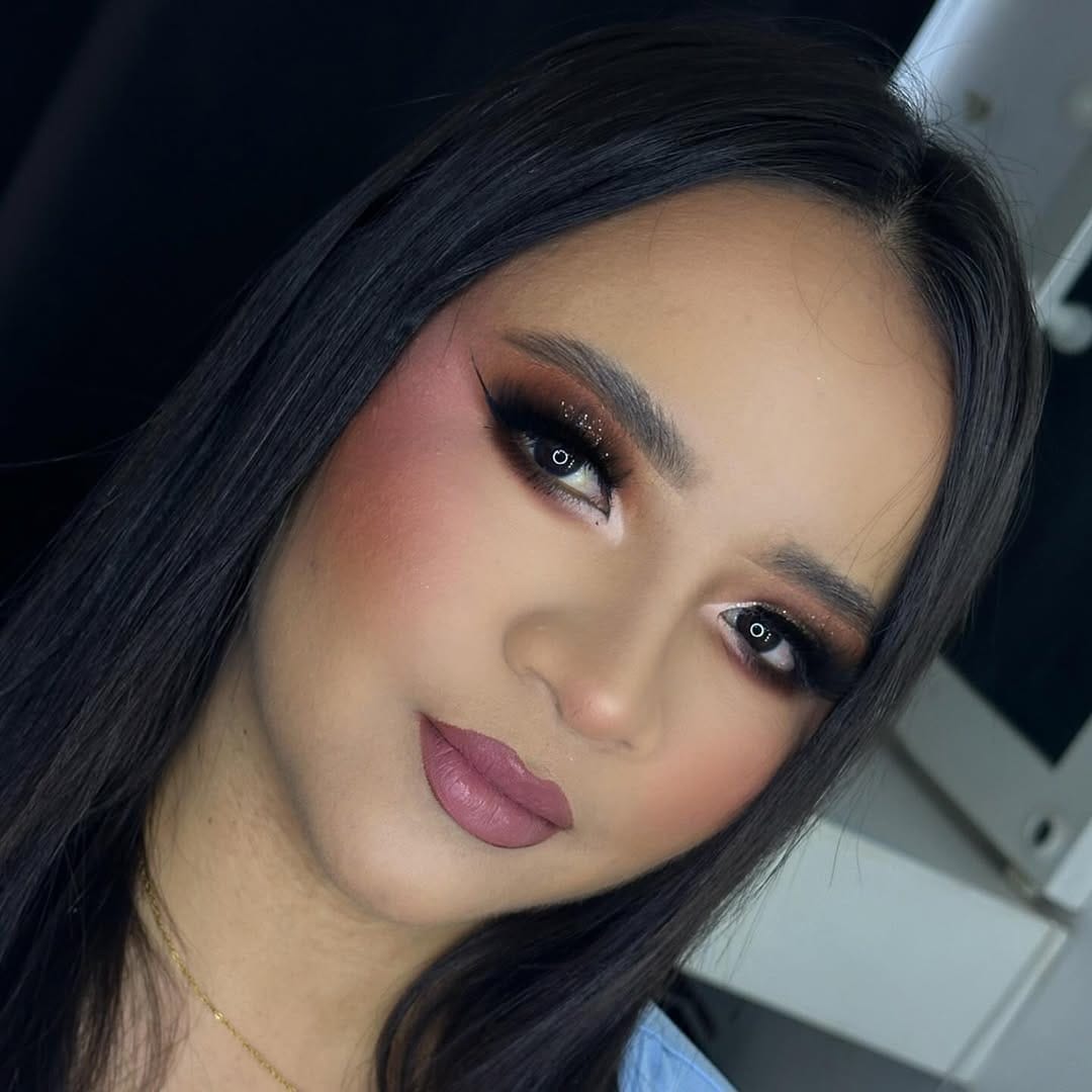 Post 6 by Clautips Makeup 💋 on Instagram (image)