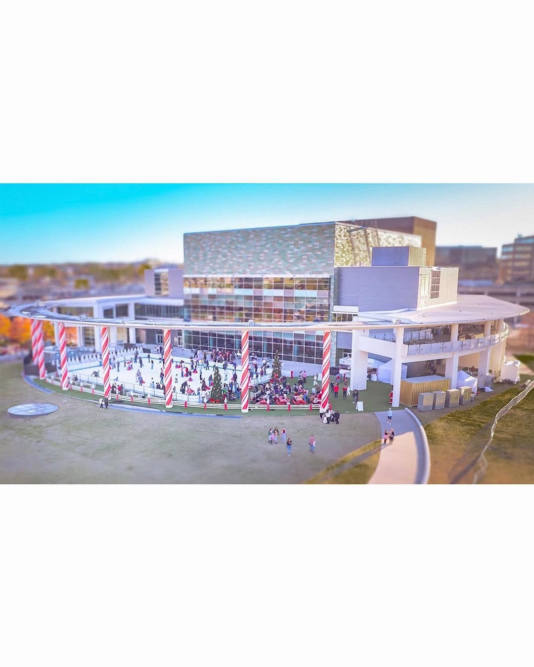 Post 6 by Geoji on Instagram (carousel)