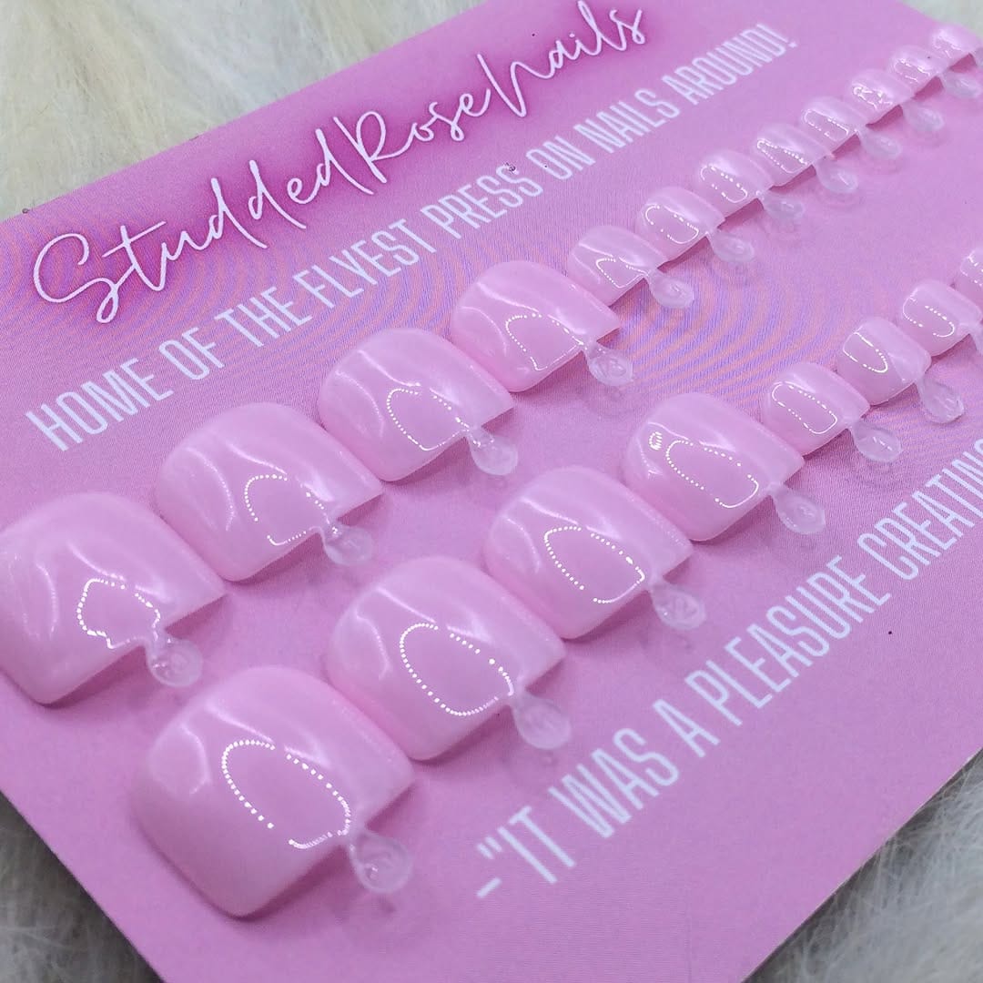 Post 2 by 🎀 StuddedRoseNails 🎀 on Instagram (image)