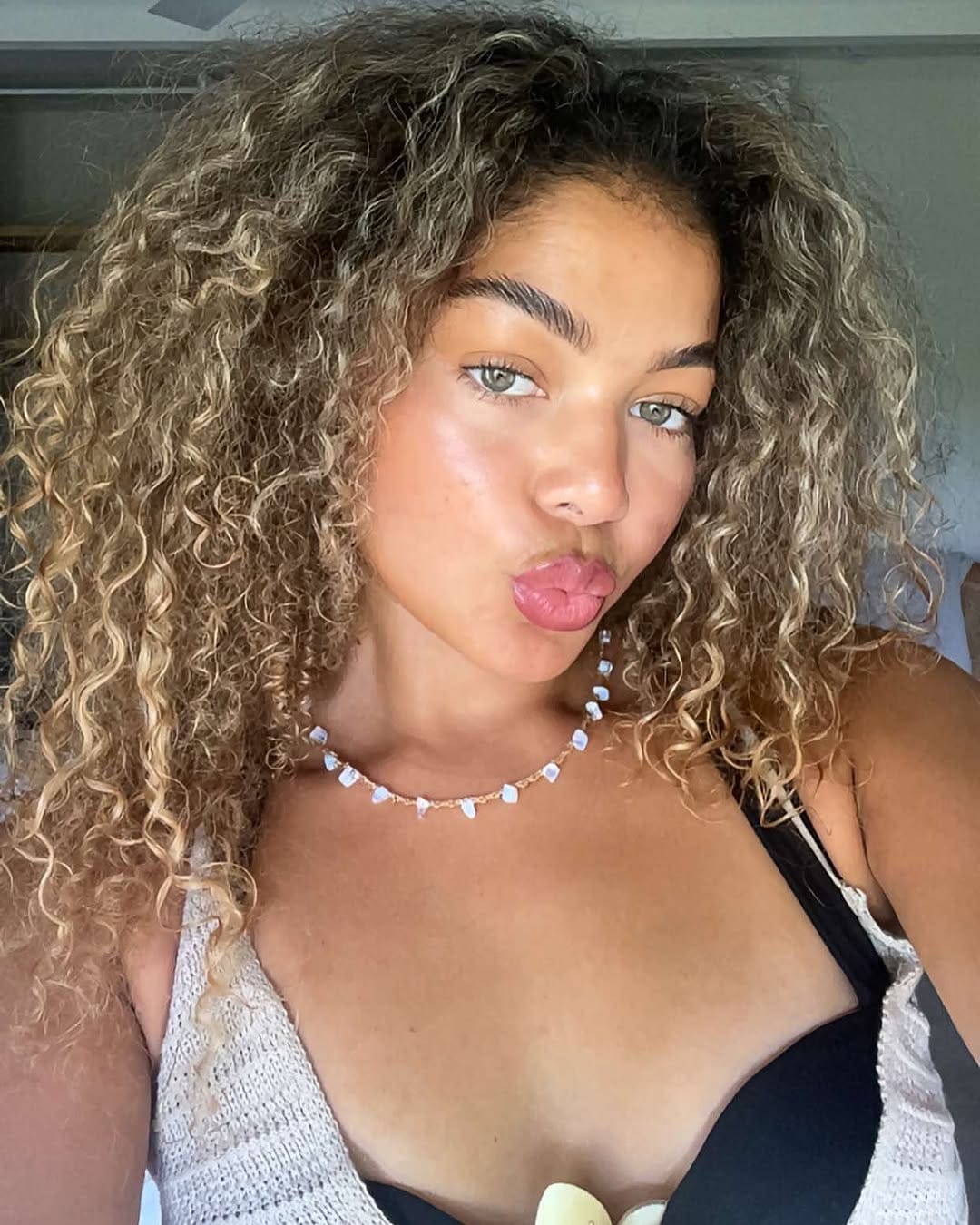 Post 6 by EXTENSIONS DE CILS ÎLE DE LA RÉUNION 🇷🇪 & AIX-EN-PROVENCE on Instagram (image)