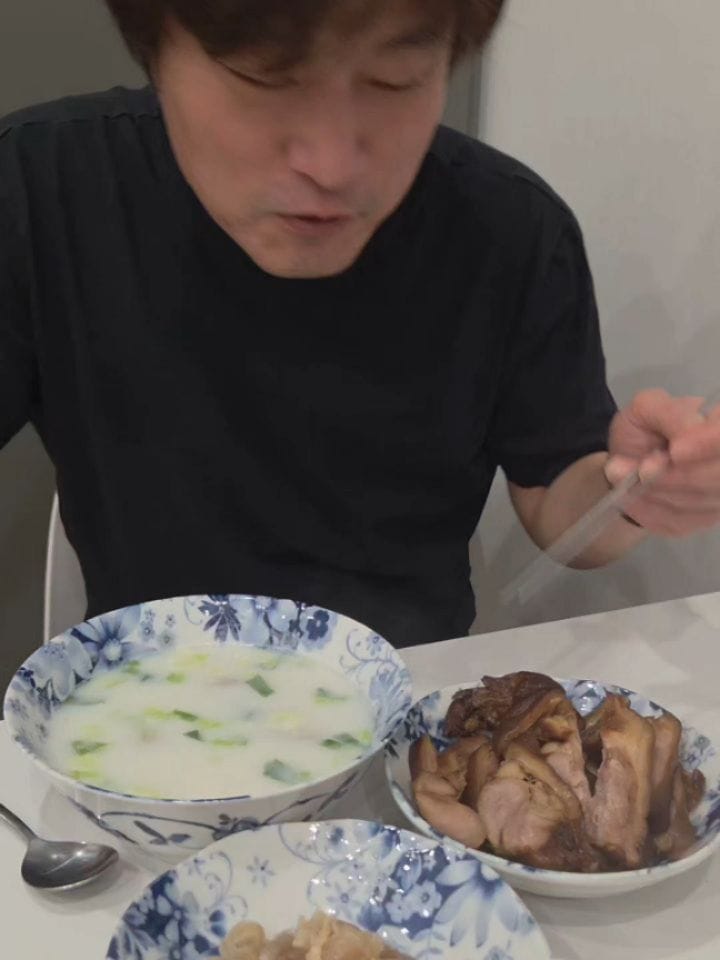 Post 8 by 동네오빠 on Instagram (carousel)