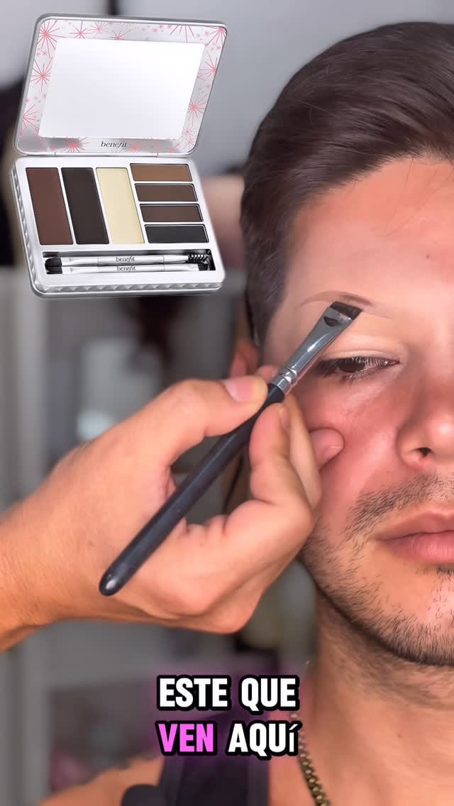 Post 8 by Agustín Suárez(MissClaudia) | Drag Makeup Artist on Instagram (video)