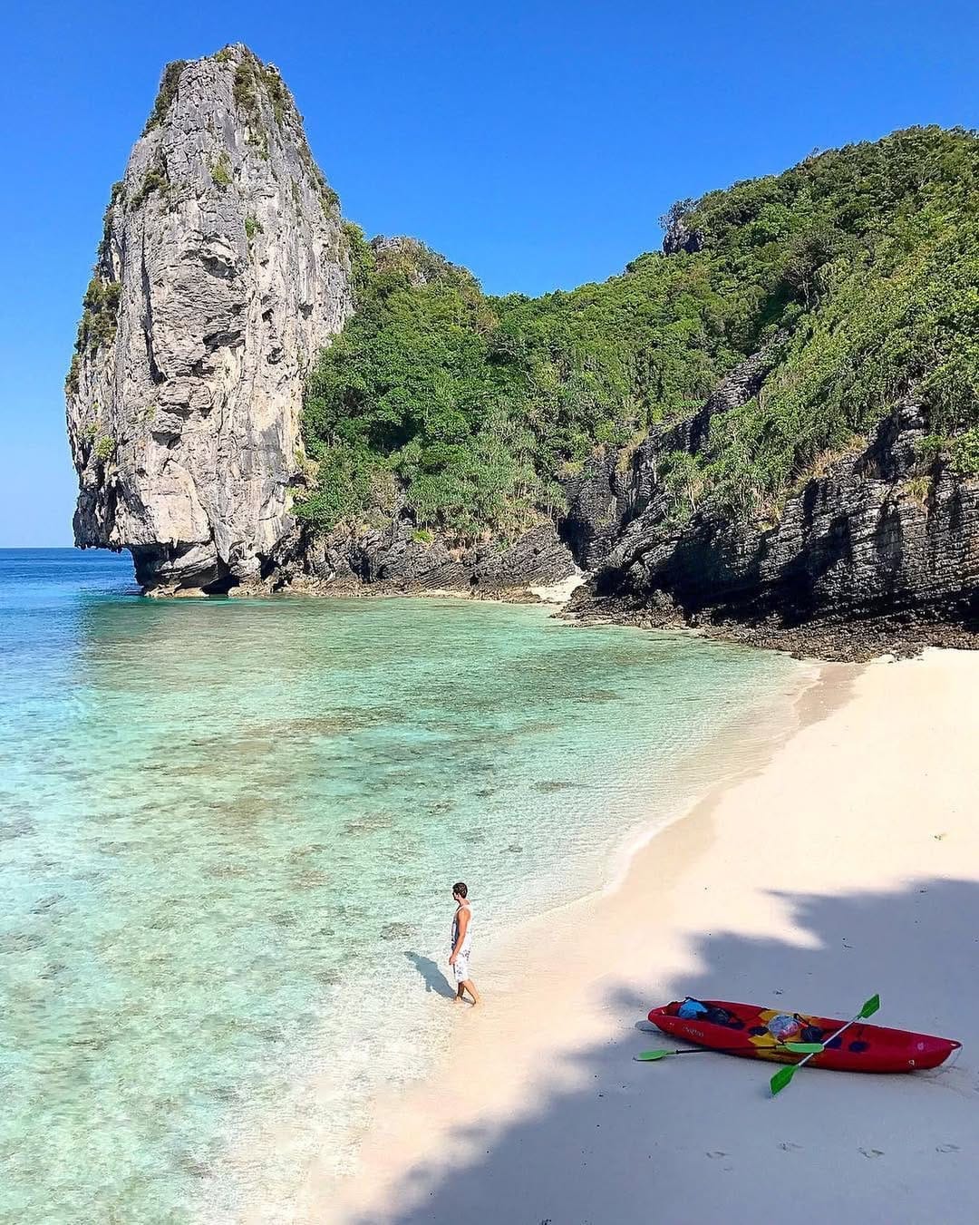 Post 2 by Phi Phi Brasil on Instagram (image)