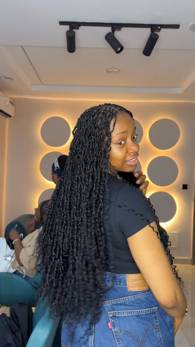 Post 5 by BEAUTY SALON IN LEKKI/ABUJA/OWERRI on Instagram (video)