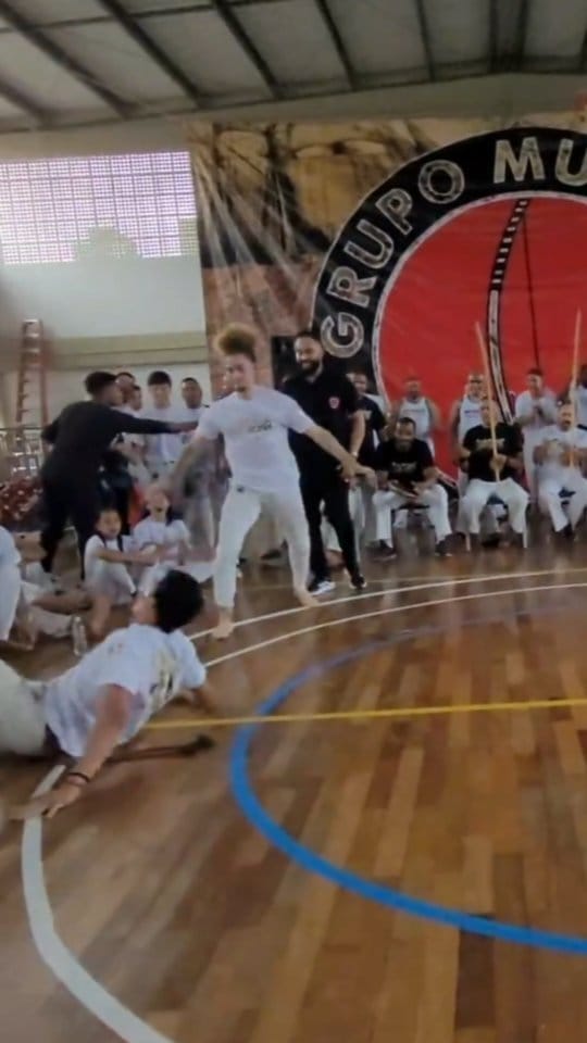 Post 10 by 220Fiu⚡️| Professor de Capoeira on Instagram (video)