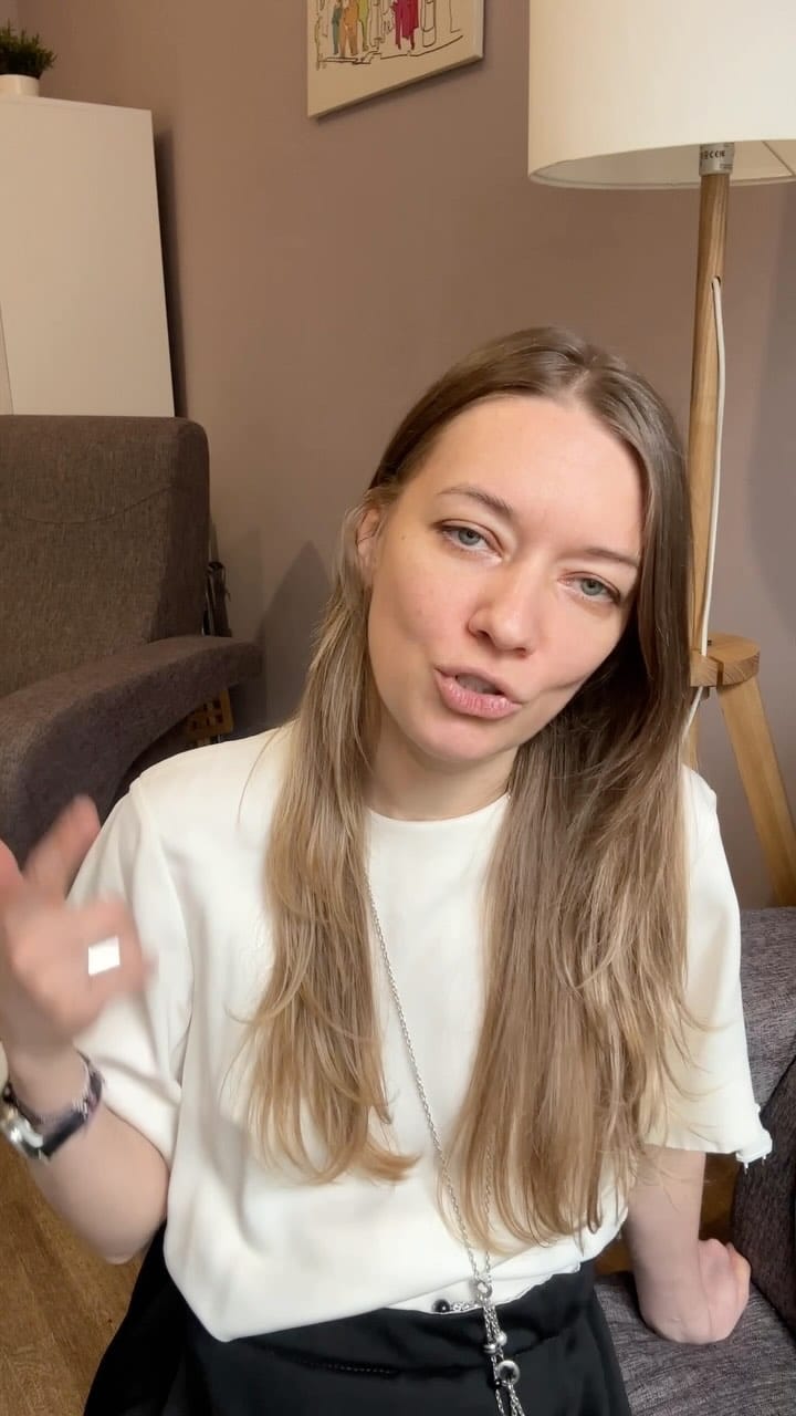 Post 7 by Xenya Magel on Instagram (video)