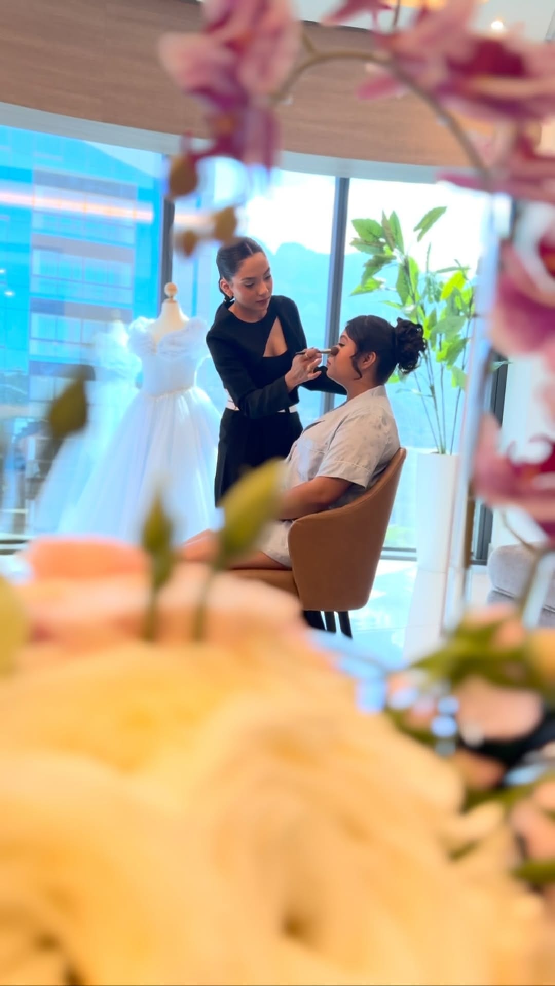 Post 2 by Alhe Silva Makeup Artist on Instagram (video)