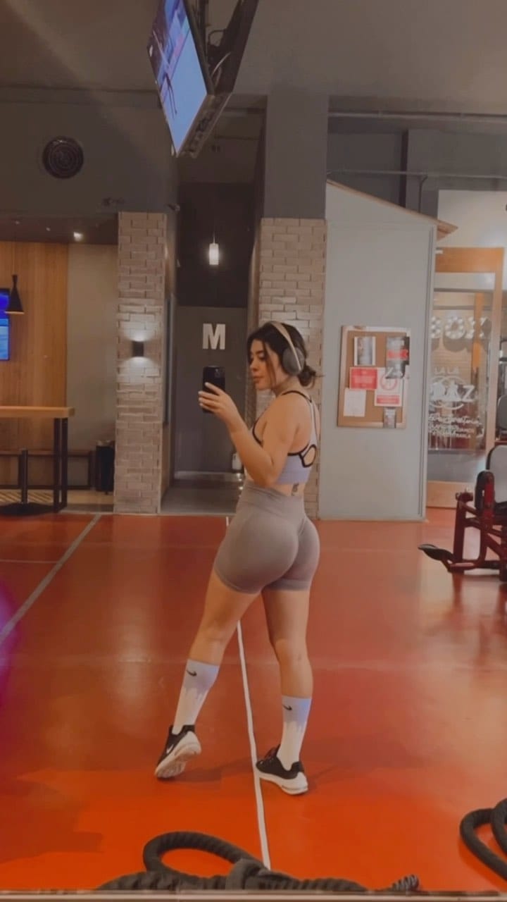 Post 8 by Aby Rivera on Instagram (video)