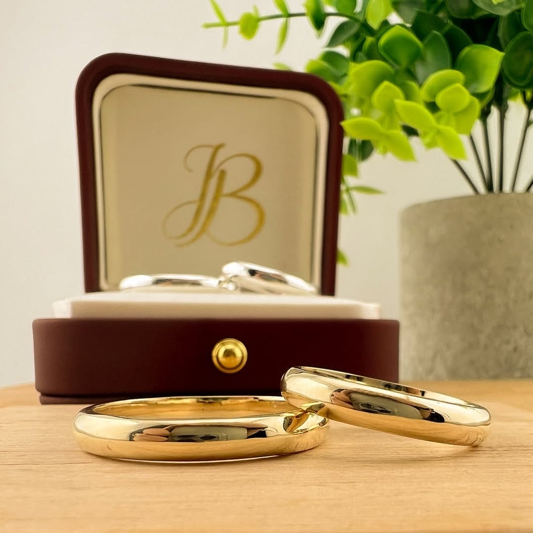 Post 4 by Joyas Burke ❤️ Anillos | Oro on Instagram (carousel)
