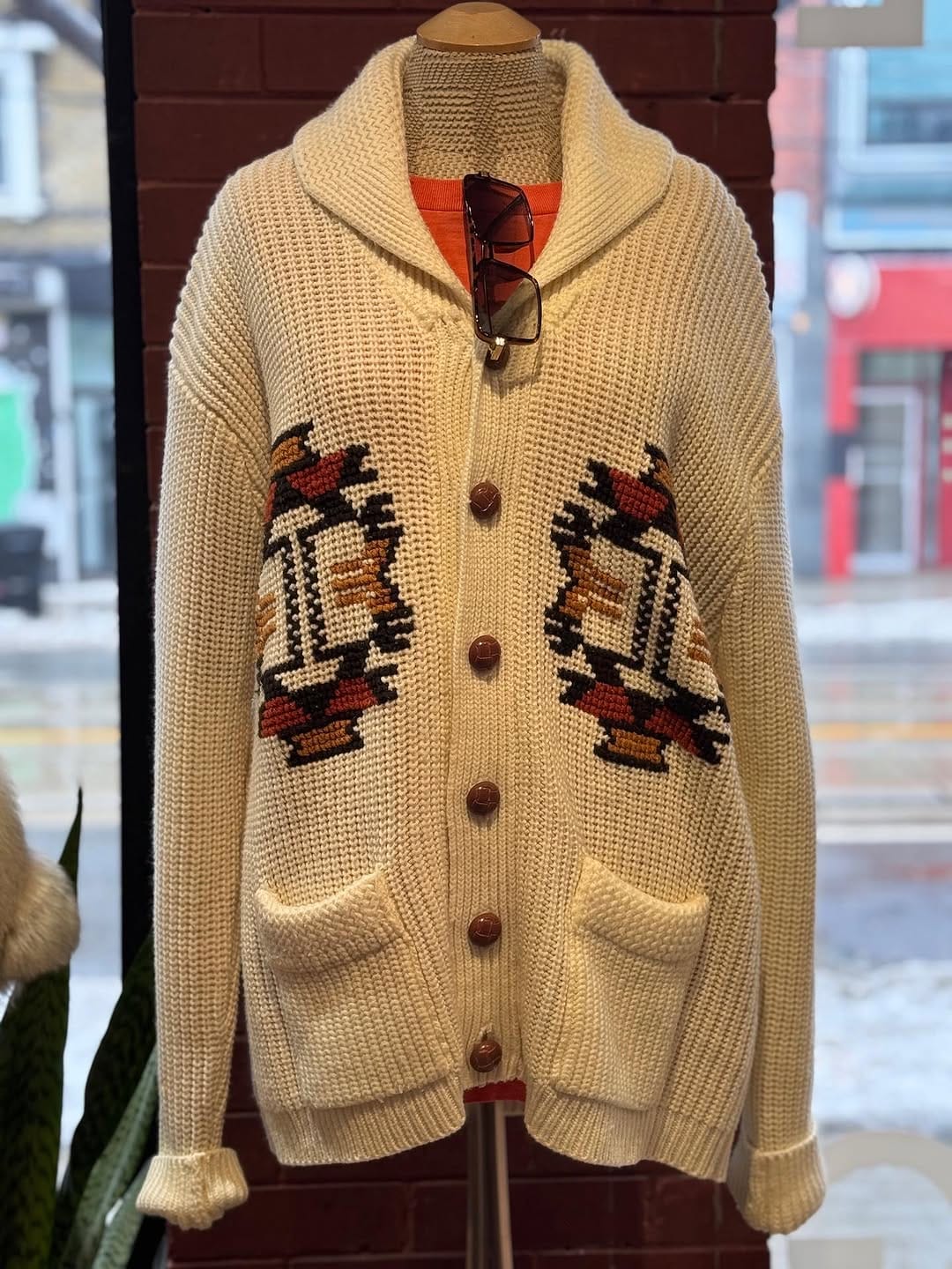 Post 6 by HOUSE OF VINTAGE on Instagram (carousel)