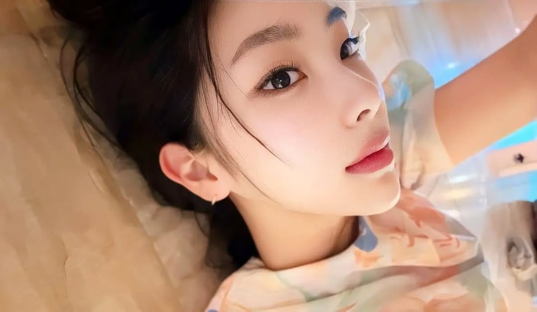 Post 7 by 패션 헤즐리 💕 on Instagram (image)