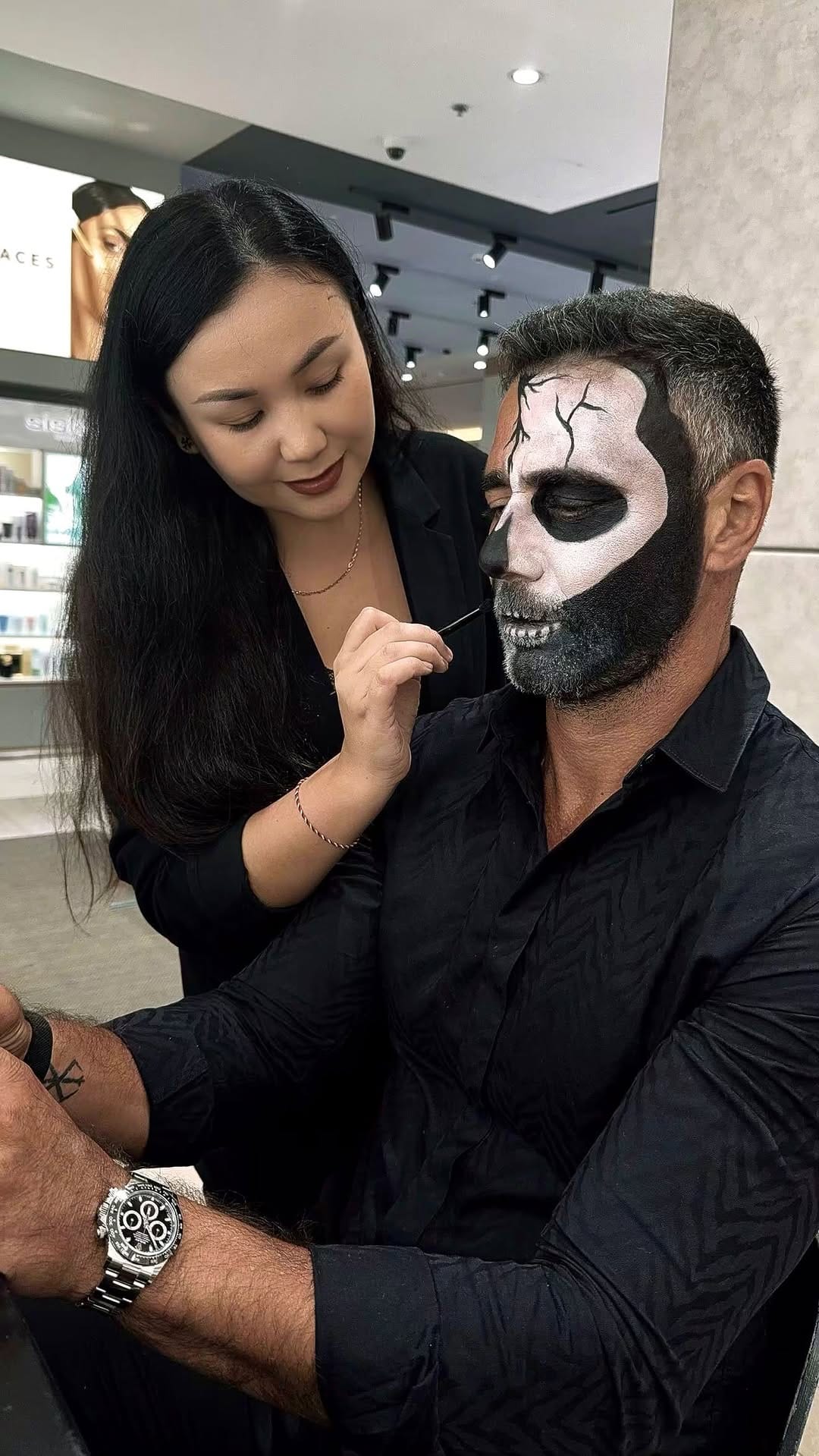 Post 7 by MAKEUP ARTIST - Dubai🇦🇪 on Instagram (video)