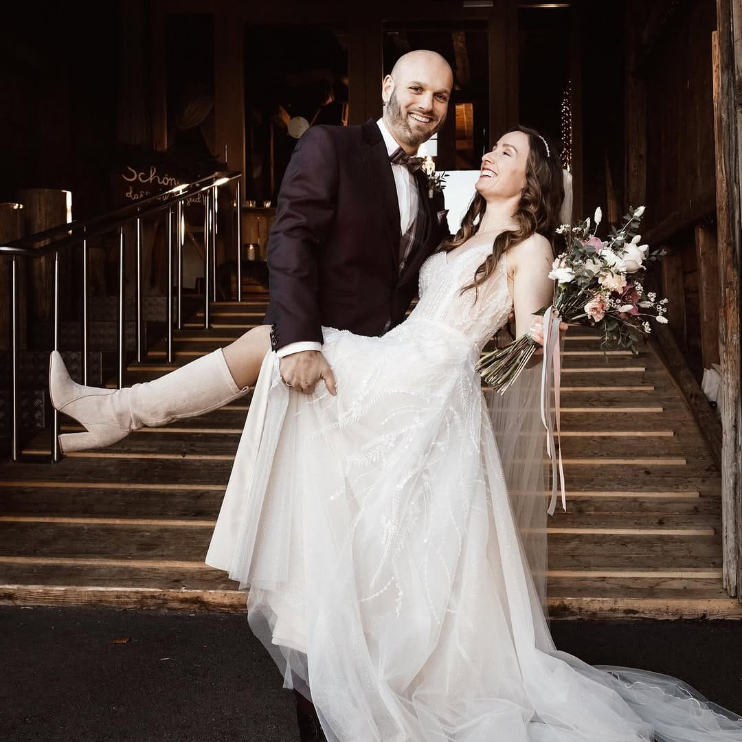 Post 3 by 𝗘𝗩𝗘𝗡𝗧𝗦𝗖𝗛𝗘𝗨𝗡𝗘 " 𝗟𝗔𝗙𝗘𝗧𝗧𝗘 "🌲👰🤵🏻 on Instagram (carousel)