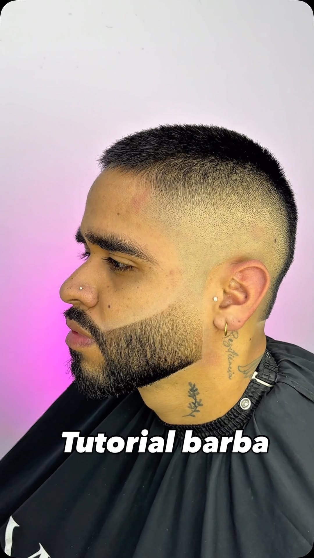 Post 10 by BARBEROS DEL MUNDO 💈BARBEIRO TAPER FADE FADE SPAIN on Instagram (video)