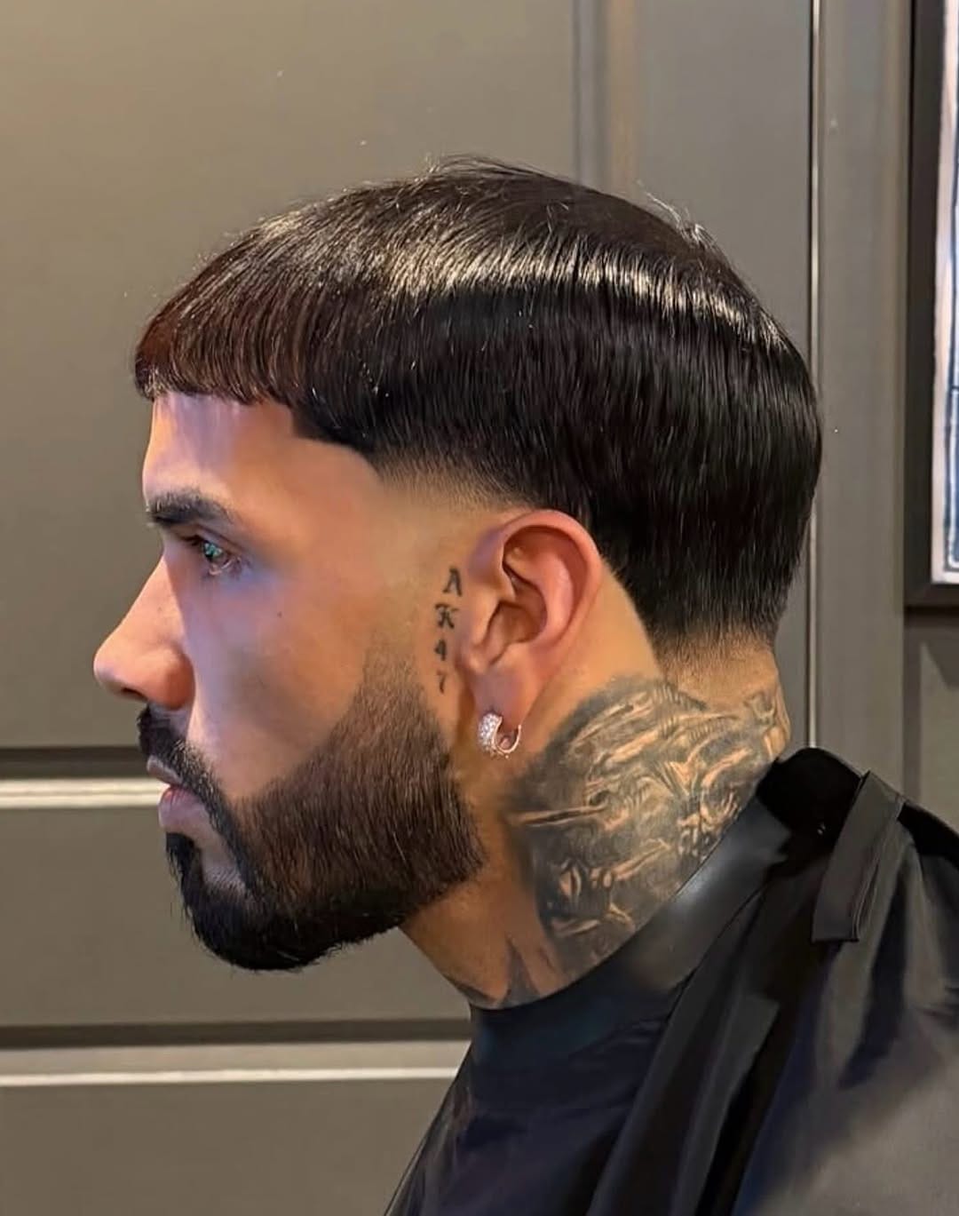 Post 1 by BARBEROS DEL MUNDO 💈BARBEIRO TAPER FADE FADE SPAIN on Instagram (carousel)