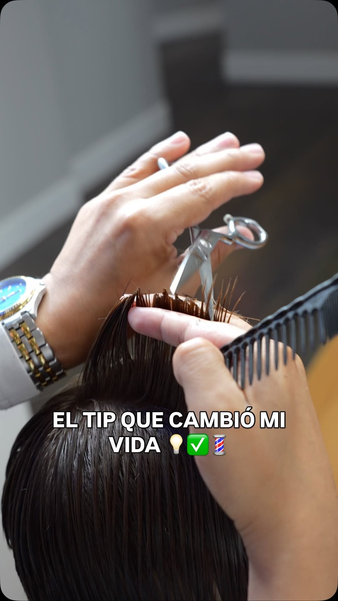 Post 2 by BARBEROS DEL MUNDO 💈BARBEIRO TAPER FADE FADE SPAIN on Instagram (video)