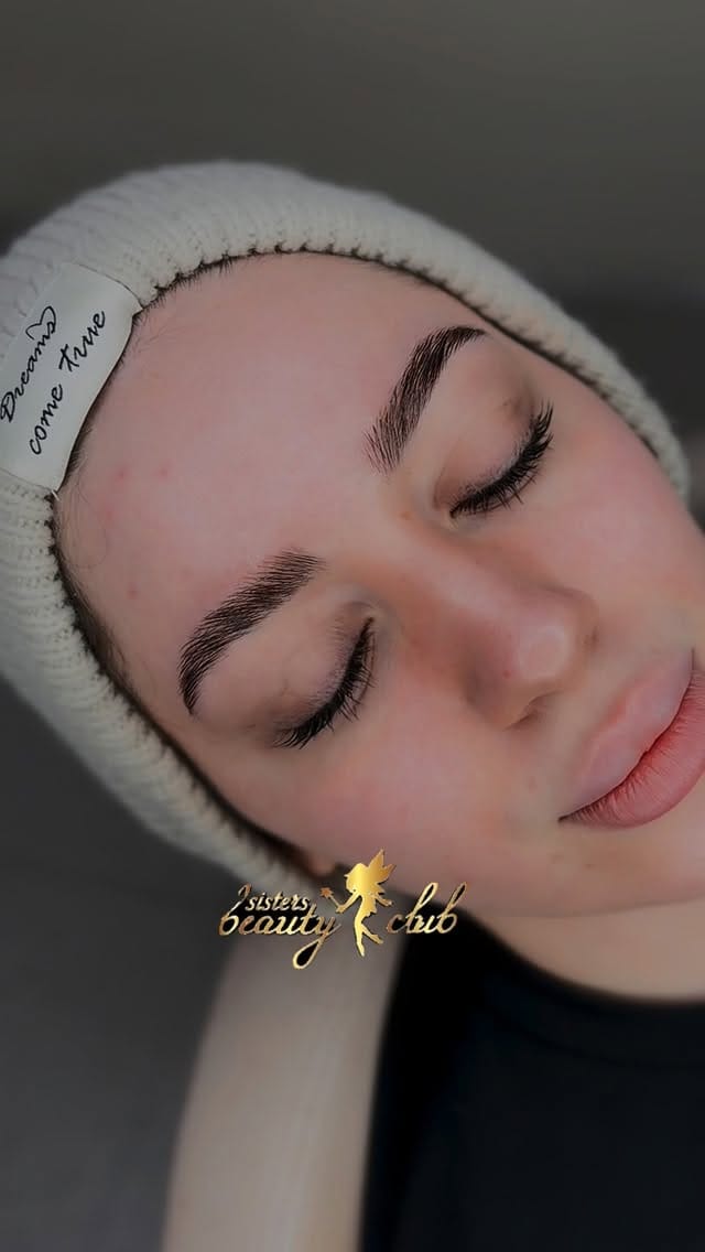 Post 3 by Sisters Beauty Club Burcu Güler Ceylan on Instagram (video)