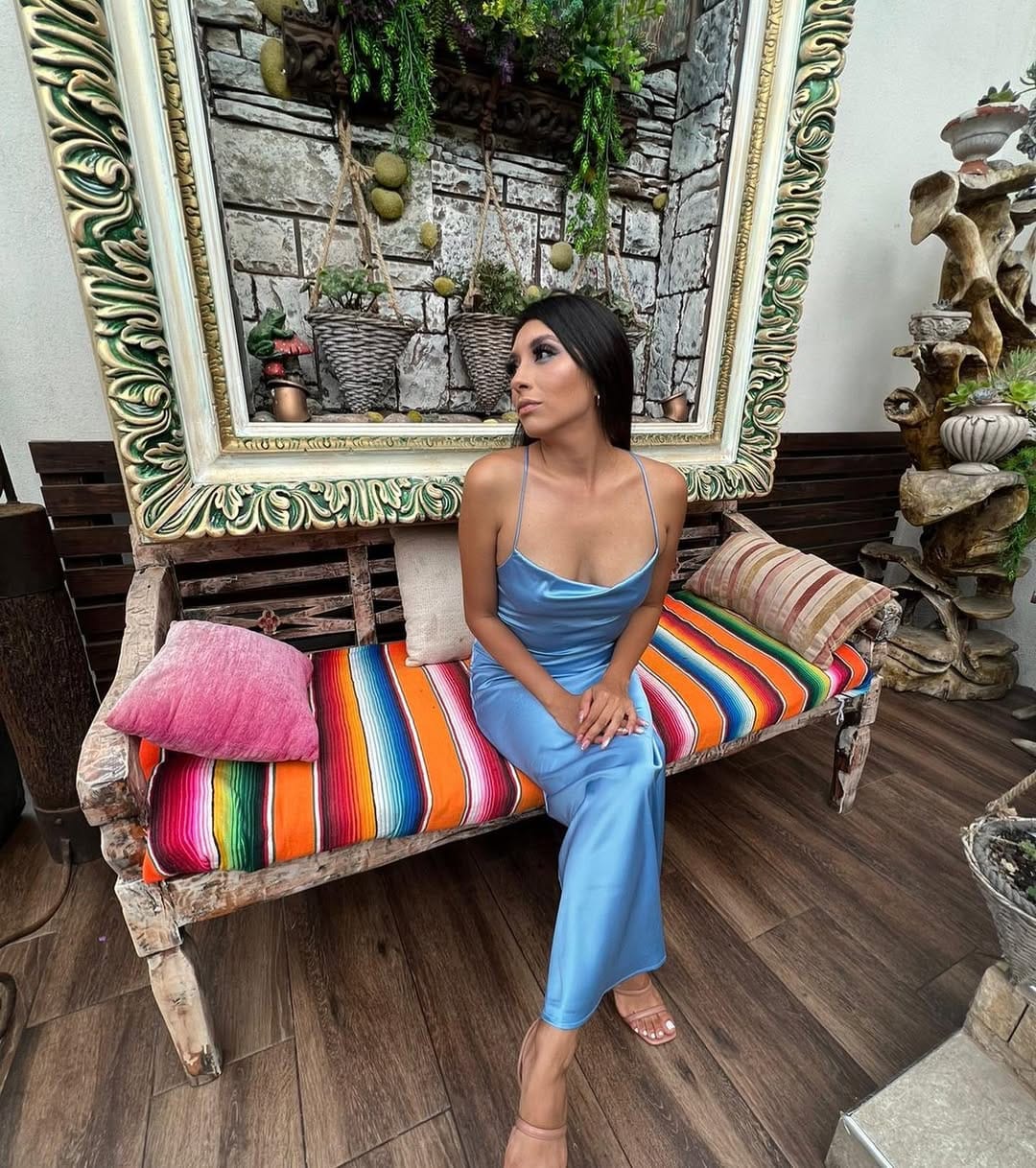 Post 1 by Makeup Shots Original ♥️ on Instagram (carousel)