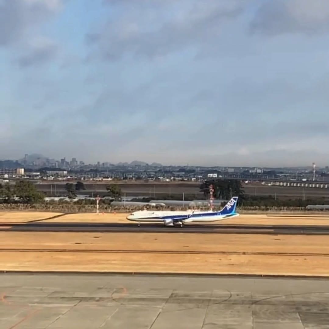 Post 5 by 仙台空港 Sendai Airport on Instagram (carousel)