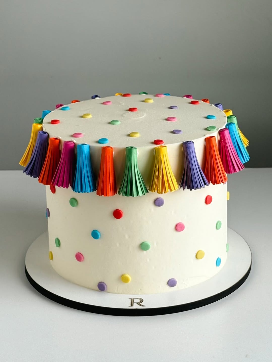 Post 1 by Roberta Oda Confeitaria on Instagram (carousel)