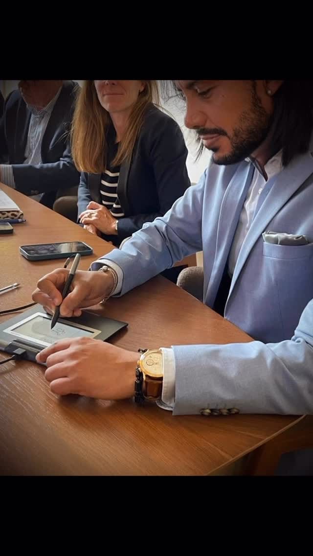 Post 4 by Santiago Lomelli on Instagram (video)