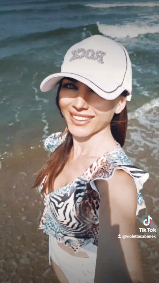 Post 9 by Violetta Chylińska on Instagram (video)