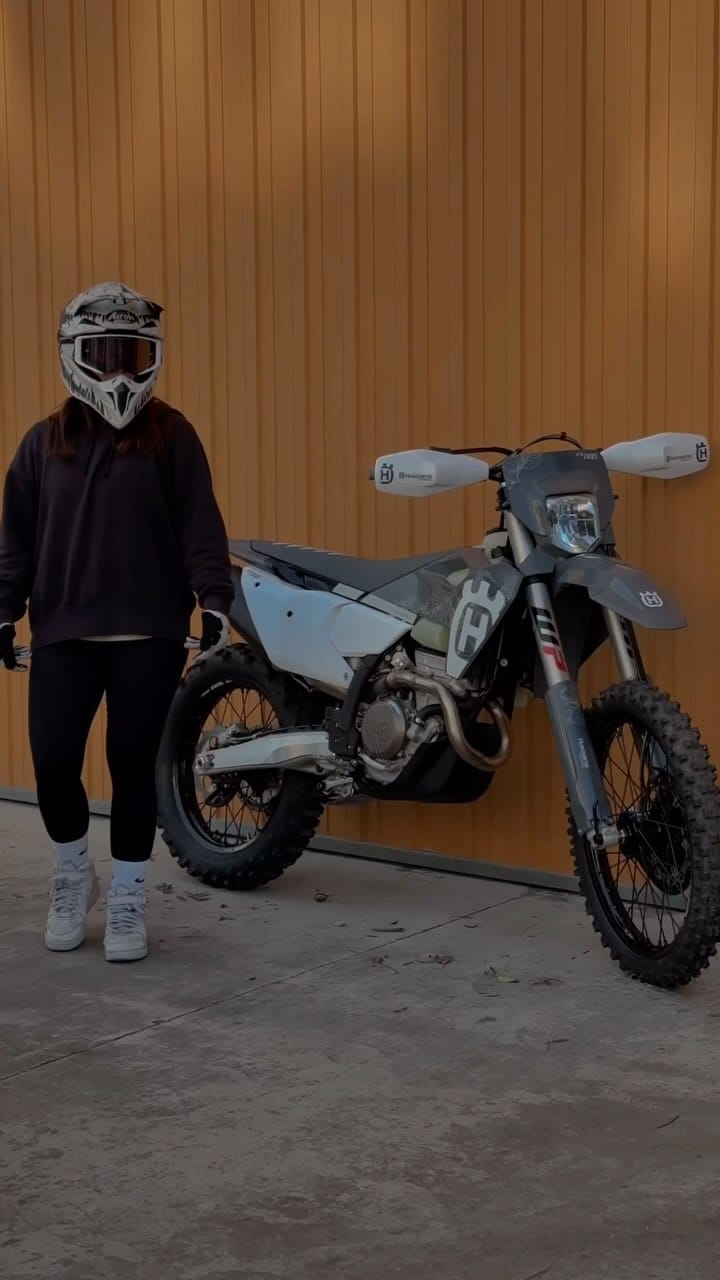 Post 4 by MIREIA KILLINGER on Instagram (video)