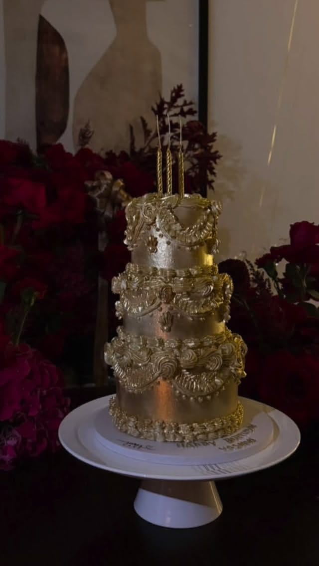 Post 6 by Remo's Cake Dubai🌹 on Instagram (video)