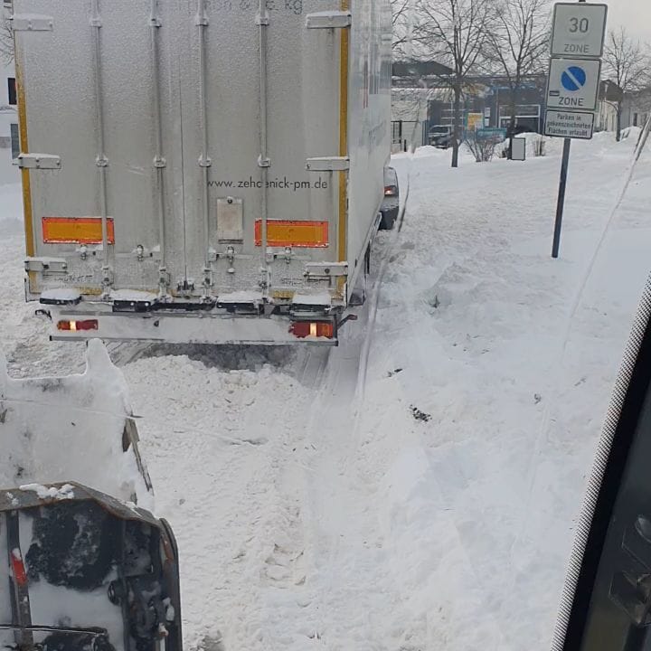 Post 8 by Normbau Leipzig on Instagram (video)