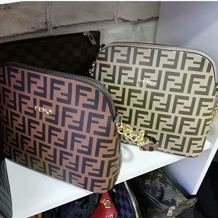 Post 4 by Online butik on Instagram (carousel)